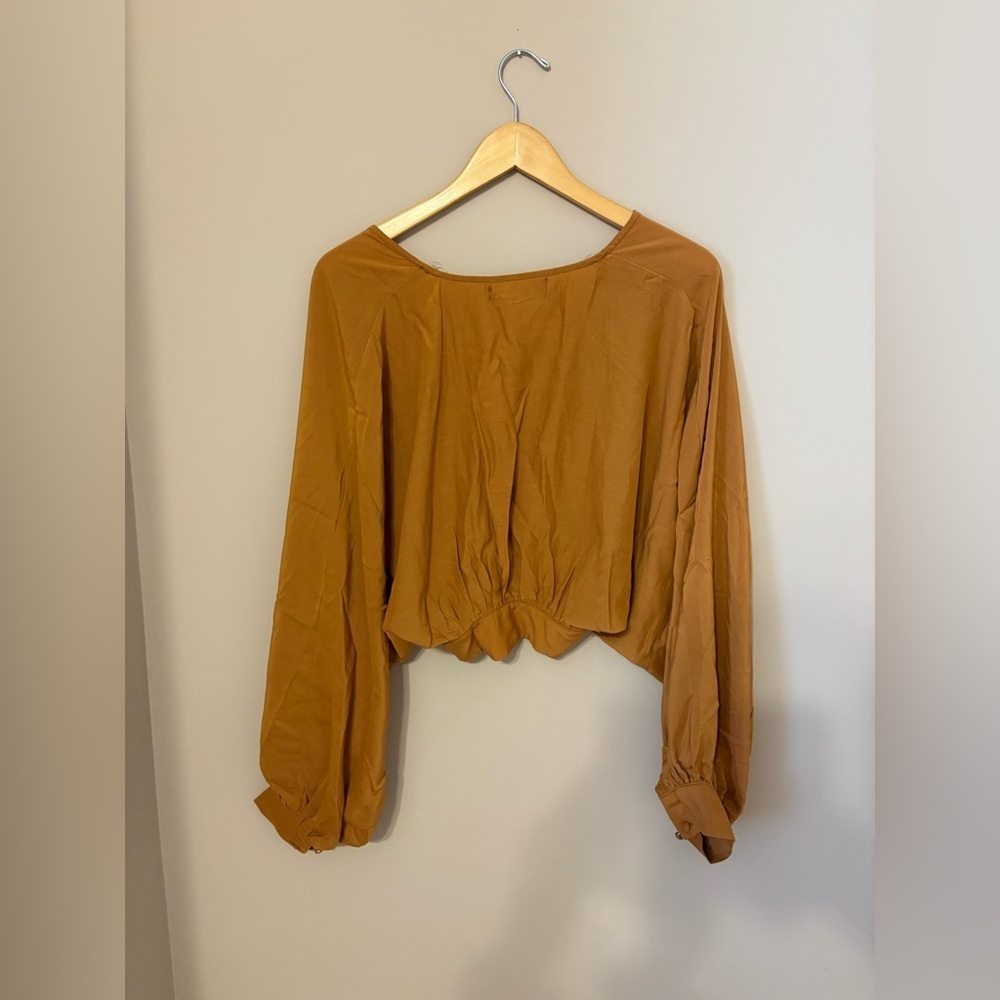 Do+Be Women's V-Neck Blouse S NWTs - Picture 5 of 11
